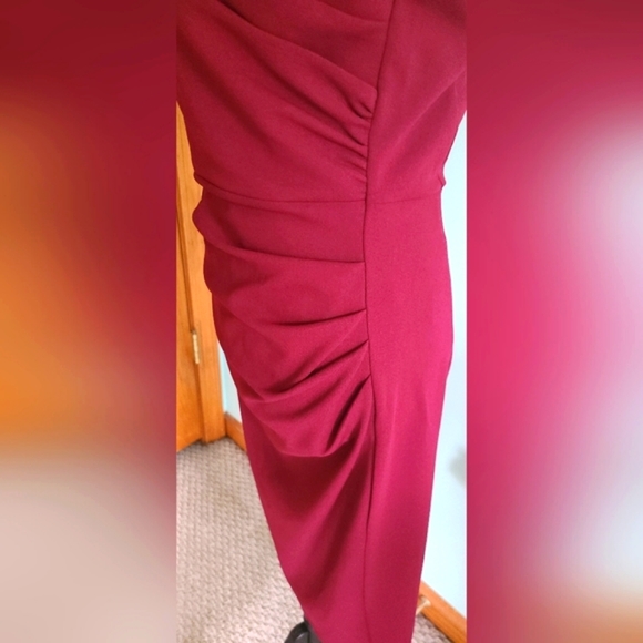 NWT! Maroon Bodycon dress Size M - Picture 3 of 4